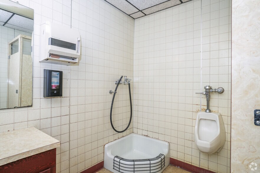 More Photos Of 2830 Breard St, Monroe Office For Sale