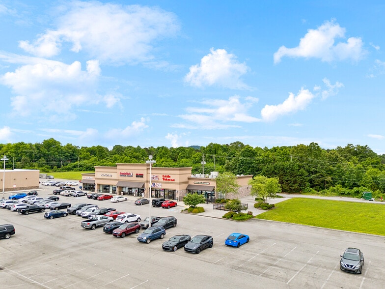 More Photos Of Chapman Hwy @ JOhn Sevier Highway, Knoxville Unknown For Lease