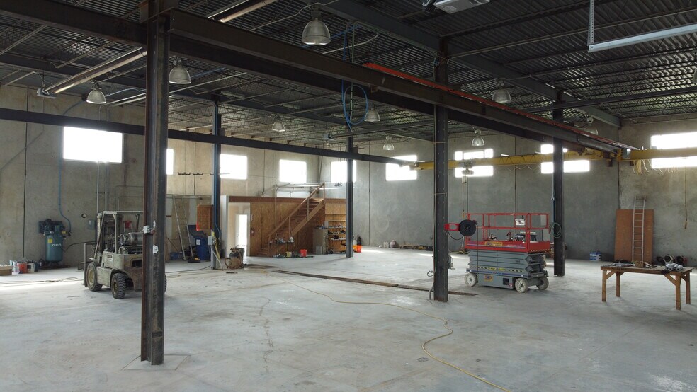 More Photos Of 3801 S 6th St, Lincoln Warehouse For Sale