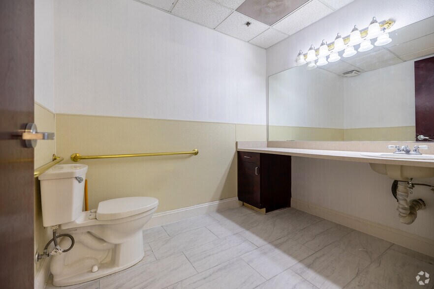 More Photos Of 3133 W March Ln, Stockton Medical For Sale
