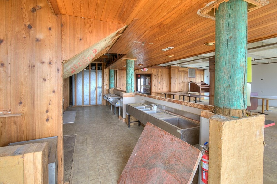 More Photos Of 61 Main St, Pacific Beach Restaurant For Sale