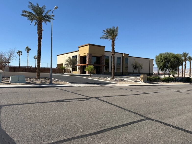 More Photos Of 2540 Landon Dr, Bullhead City Industrial For Sale