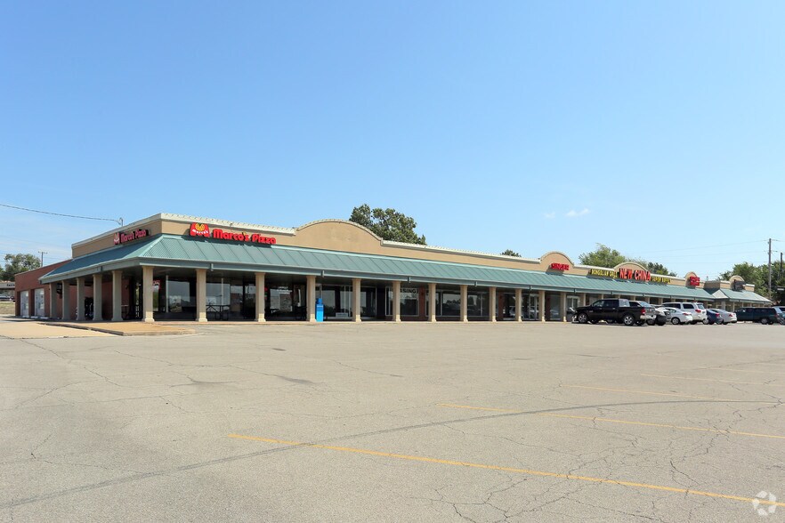 More Photos Of 3830 Frank Phillips Blvd, Bartlesville Unknown For Lease