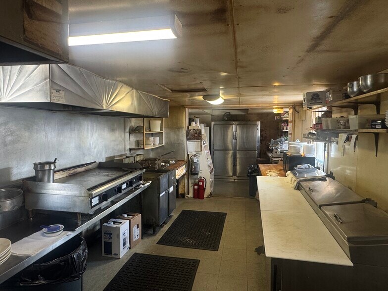 More Photos Of 2709-2717 PA-309, Orefield General Retail For Sale
