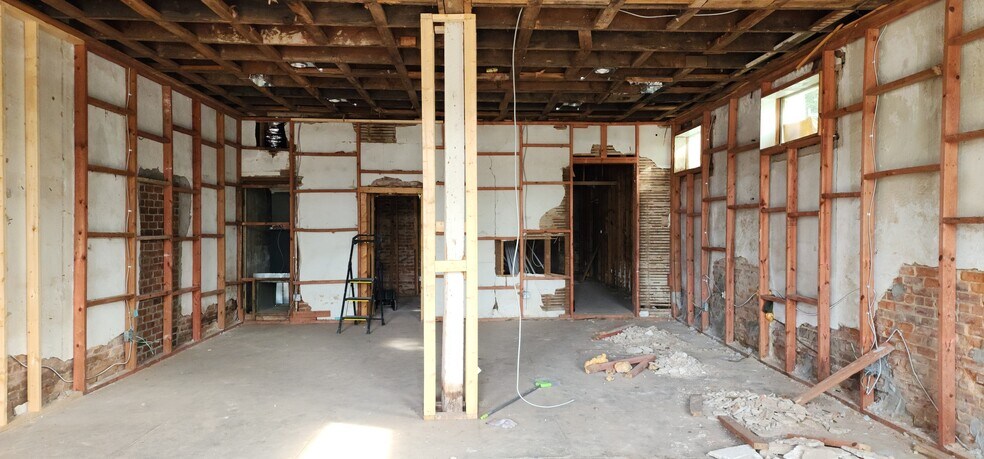 More Photos Of 5262 Bouldercrest Rd, Ellenwood Light Manufacturing For Sale