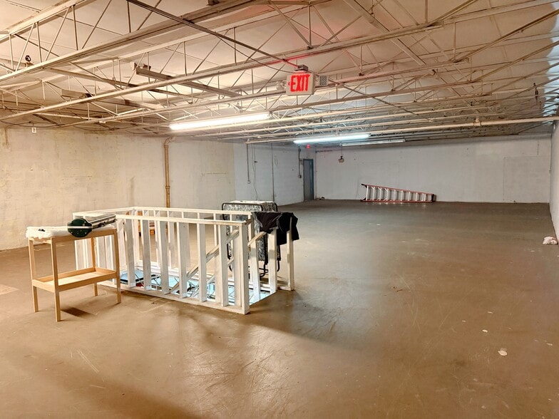 More Photos Of 870 W 25th St, Hialeah Warehouse For Lease