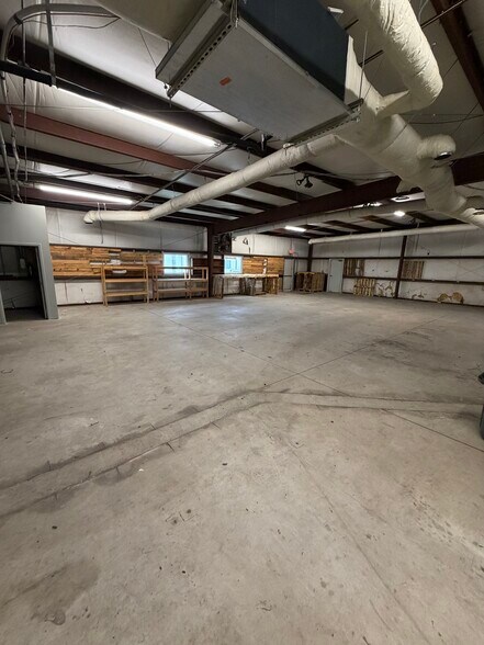 More Photos Of 1033 Wappoo Rd, Charleston Light Distribution For Lease