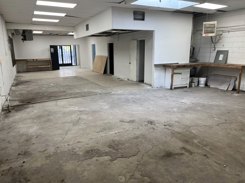 More Photos Of 6499 Federal Blvd, Denver Flex For Lease