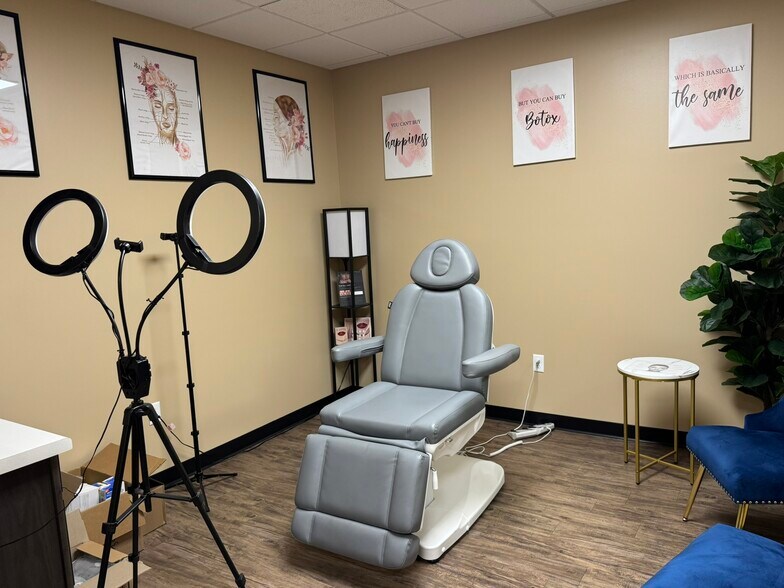 More Photos Of 1361 N Alma School Rd, Chandler Restaurant For Lease