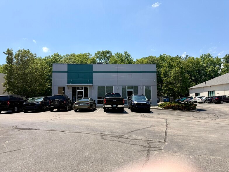More Photos Of 725 E Main St, Westfield Light Manufacturing For Sale