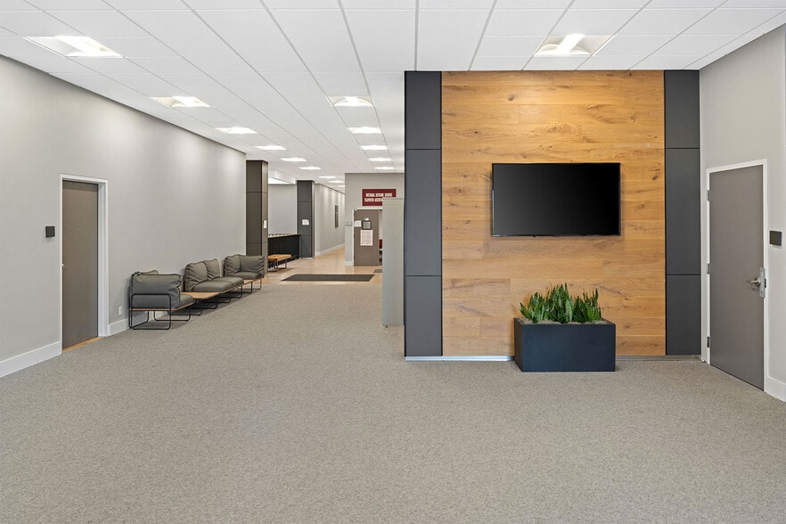 More Photos Of 3 W Broad St, Bethlehem Office For Lease