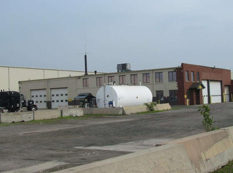 More Photos Of 17065 Hess St, Melvindale Manufacturing For Sale