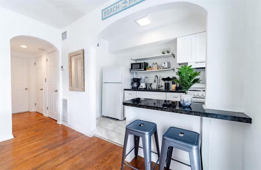 More Photos Of 2617 NE 13th Ct, Fort Lauderdale Apartments For Sale