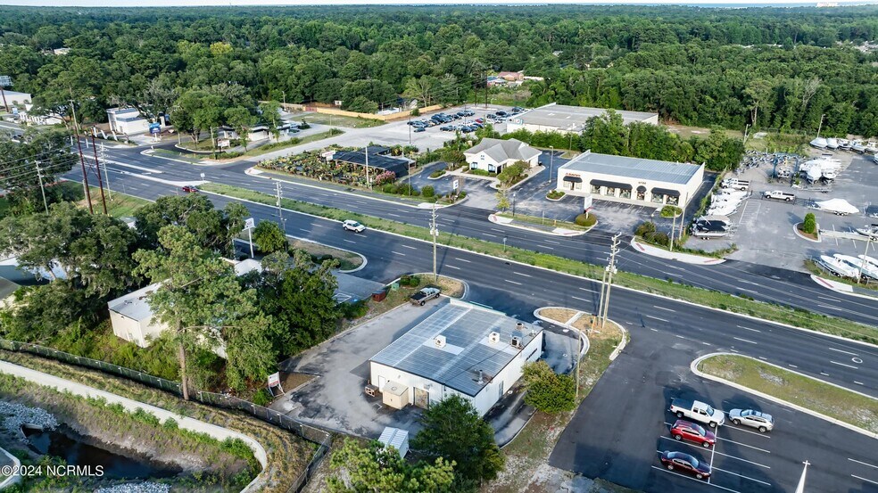 More Photos Of 7015 Market St, Wilmington Freestanding For Sale