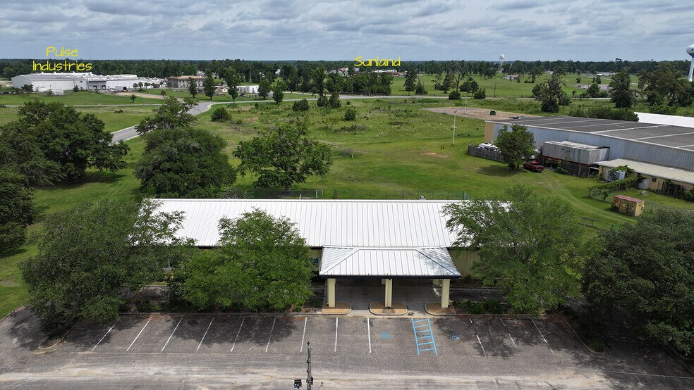 More Photos Of 3525 Russell Rd, Marianna Daycare Center For Sale