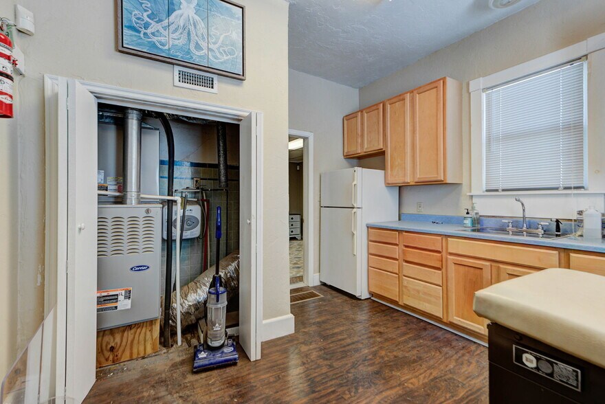 More Photos Of , El Reno Office For Sale