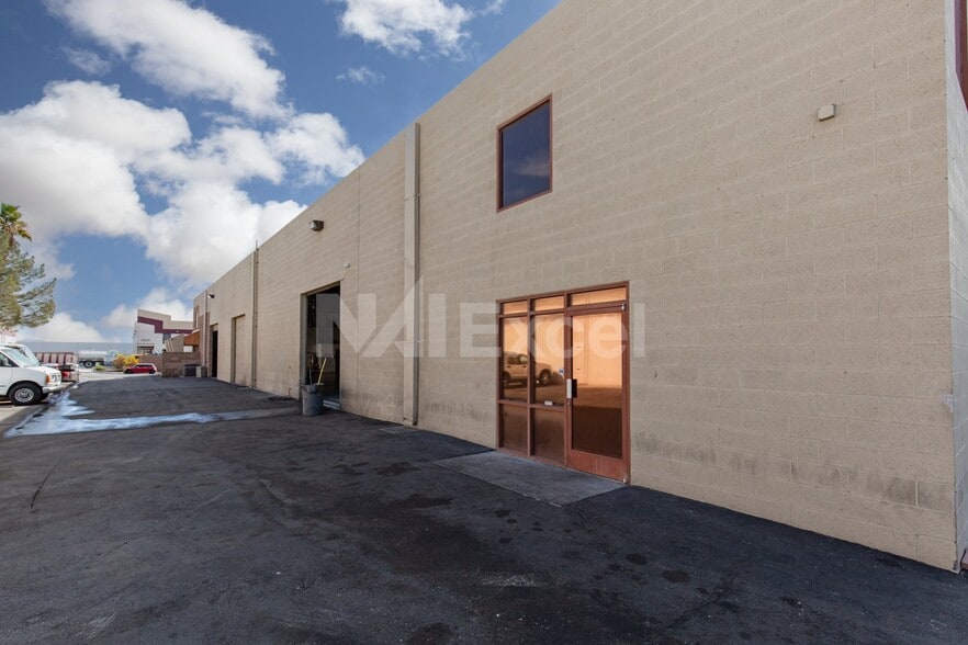 More Photos Of 2925 Brookspark Dr, North Las Vegas Warehouse For Sale