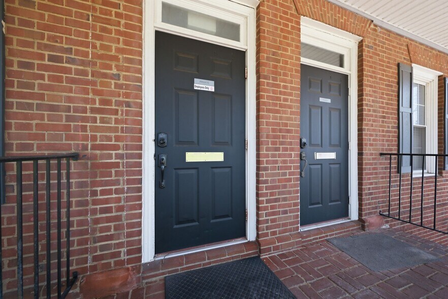 More Photos Of 5046 Thoroughbred Ln, Brentwood Loft Creative Space For Lease
