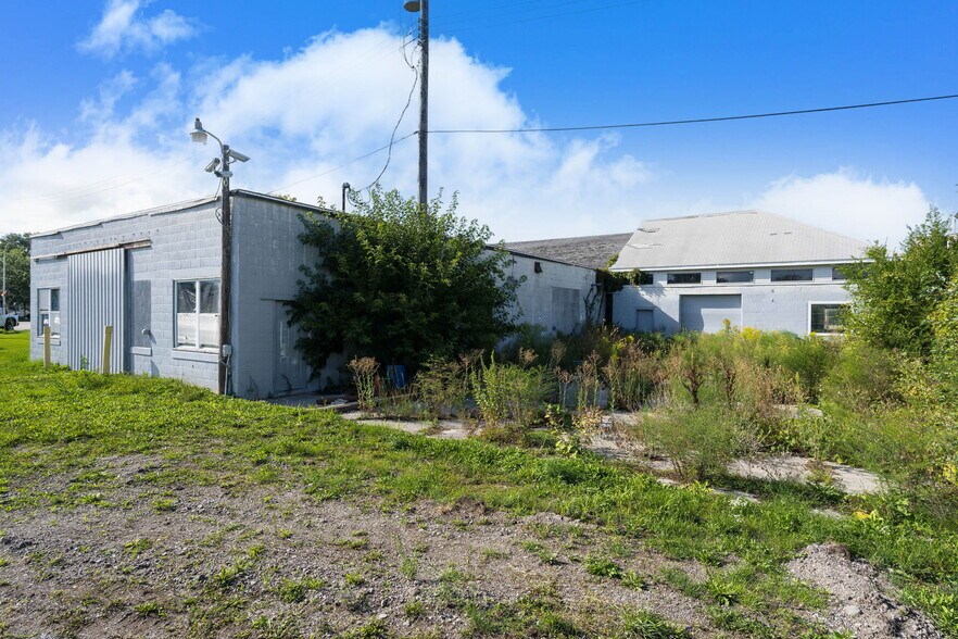 More Photos Of 4225 East St, Akron Office For Sale