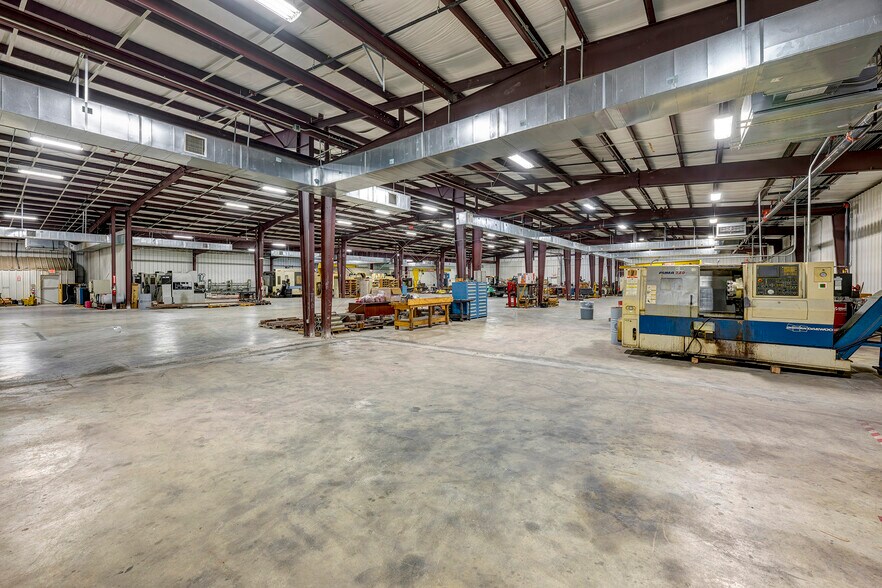 More Photos Of 12506 Taylor Rd, Houston Warehouse For Lease