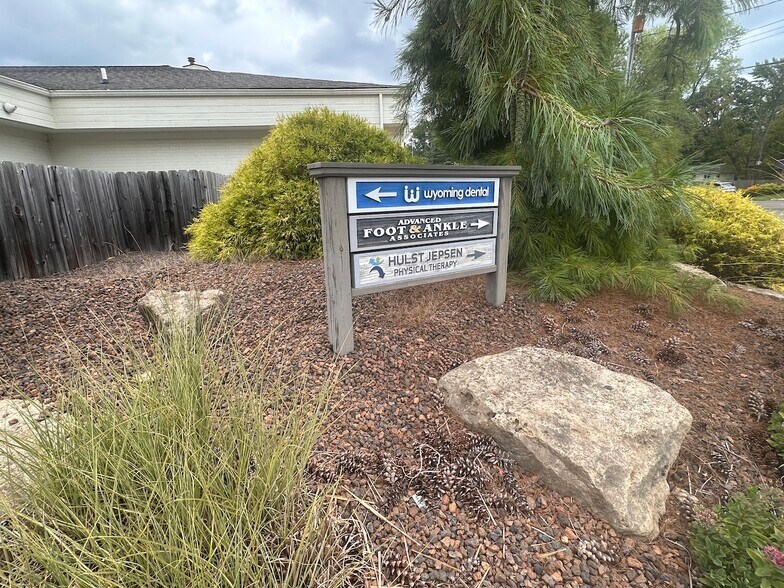 More Photos Of 1621 44th St SW, Grand Rapids Medical For Sale