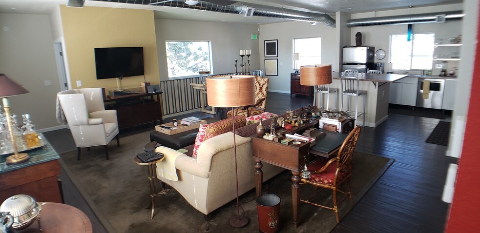 More Photos Of 1305 S Inca St, Denver Industrial For Sale