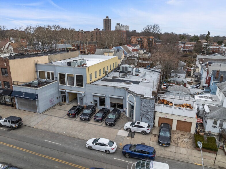 More Photos Of 12419 Metropolitan Ave, Kew Gardens General Retail For Lease