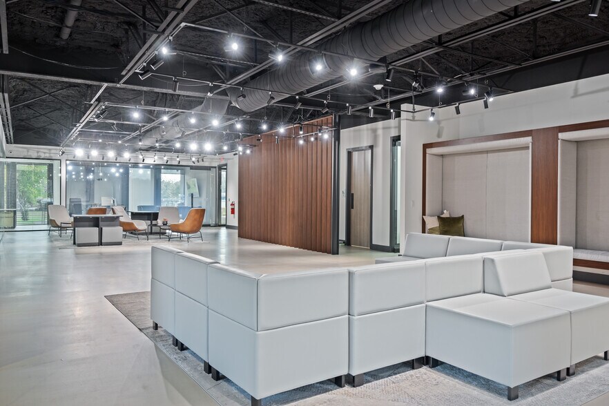 More Photos Of 200-230 Central Ave, Farmingdale Loft Creative Space For Sale