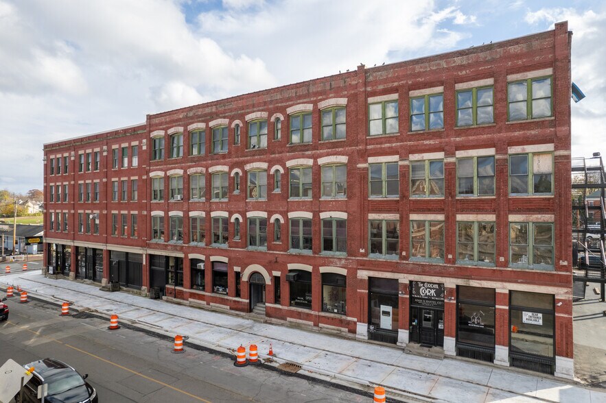 More Photos Of 923 N E St, Richmond Storefront For Sale