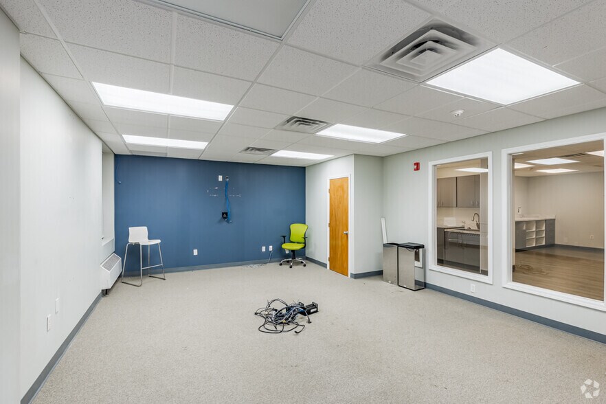 More Photos Of 250 Mt Lebanon Blvd, Pittsburgh Medical For Lease