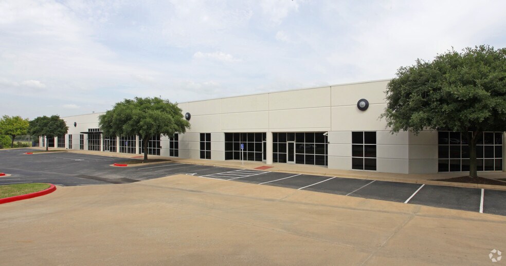 More Photos Of 7401 E Ben White Blvd, Austin Unknown For Lease