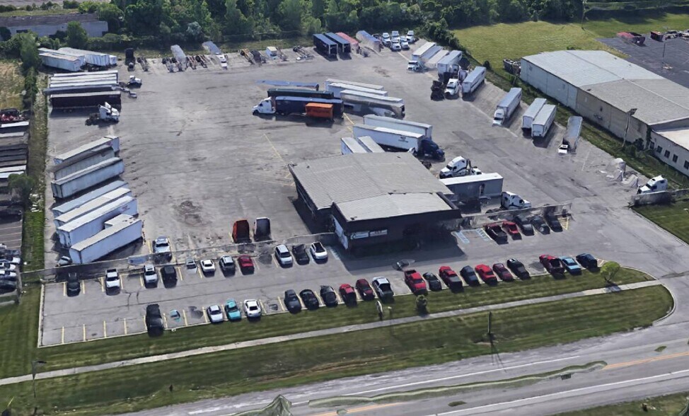More Photos Of 9445 Inkster Rd, Taylor Truck Terminal For Sale