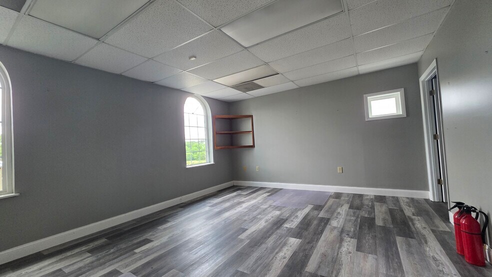 More Photos Of 1728 Old Gray Station Rd, Johnson City Storefront Retail Office For Lease