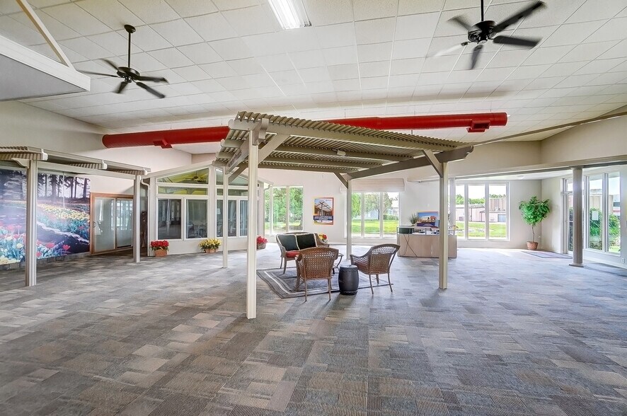 More Photos Of 4745 Wadsworth Rd, Dayton Warehouse For Lease