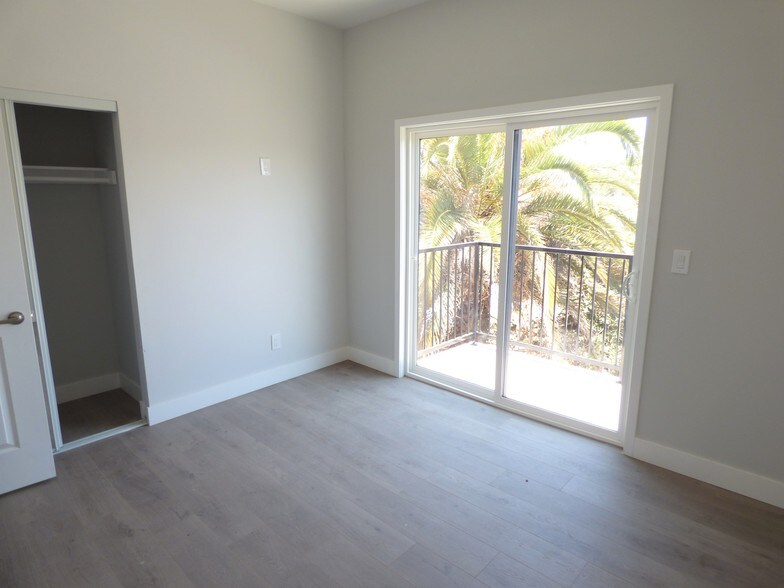 More Photos Of 1256 N Hobart Blvd, Los Angeles Apartments For Sale