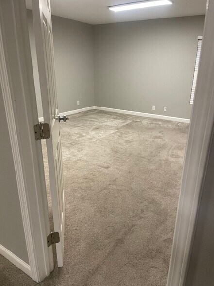 More Photos Of 7303 Blanco Rd, San Antonio Office For Lease