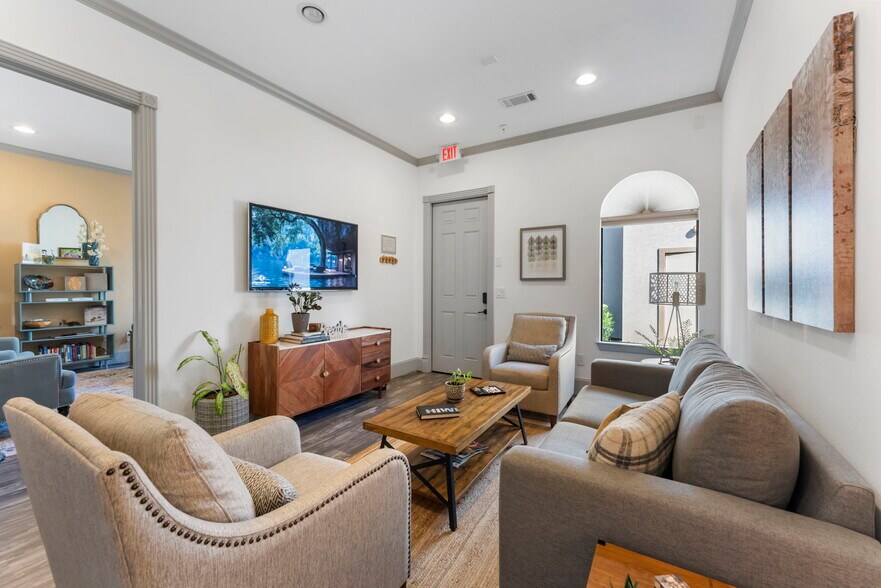 More Photos Of 256 Ed English Dr, Shenandoah Medical For Sale