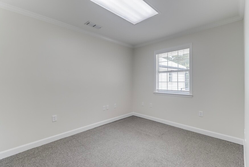 More Photos Of 831 Highway 90, Bay Saint Louis Office For Sale