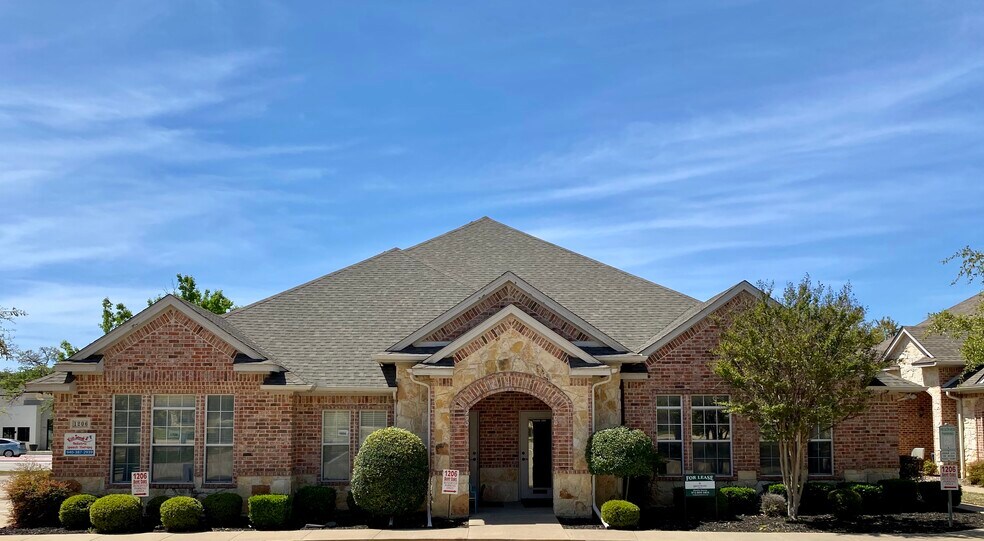 More Photos Of 1206 Bent Oaks Ct, Denton Medical For Lease