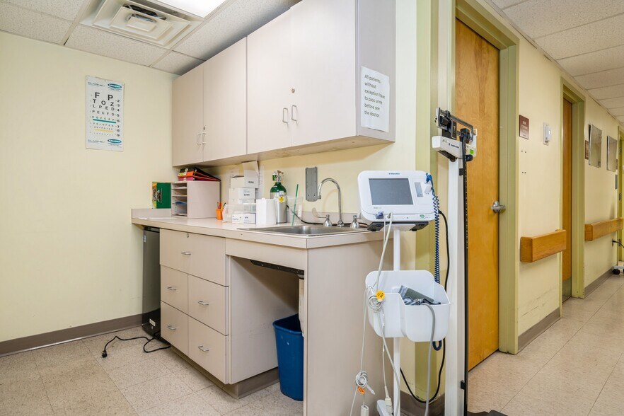 More Photos Of 680 Broadway, Paterson Hospital For Sale