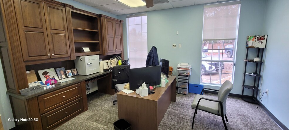 More Photos Of 1100 E Southlake Blvd, Southlake Medical For Lease