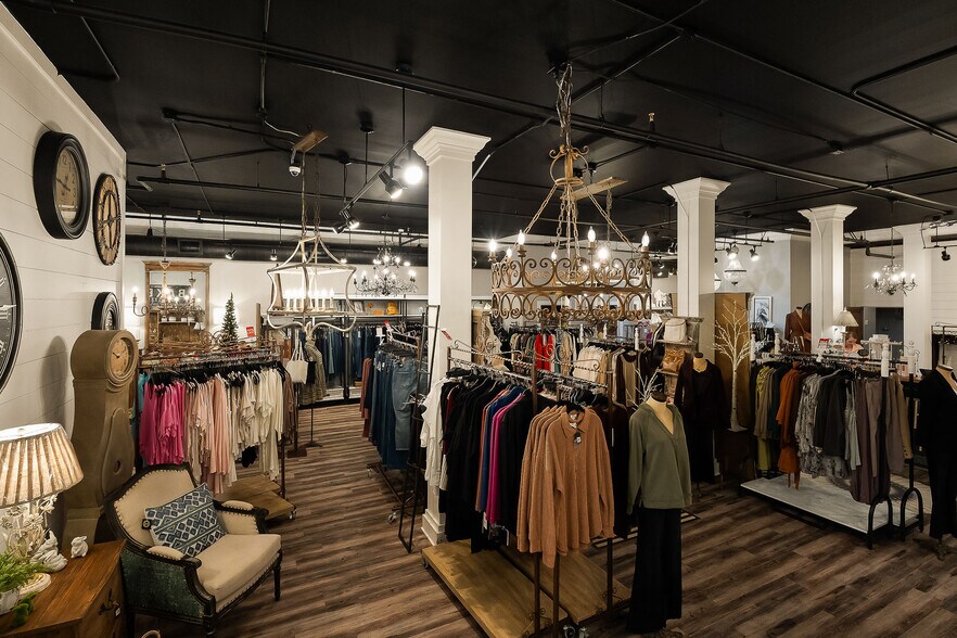 More Photos Of 207 E Main St, McMinnville General Retail For Sale