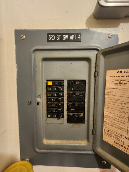 More Photos Of 204 3rd St SW, Rake Apartments For Sale