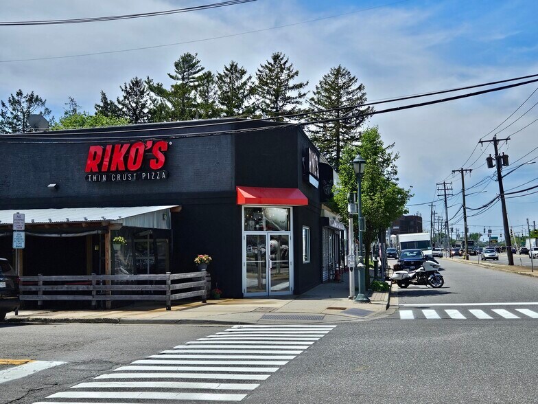 More Photos Of 3056-3068 Hempstead Tpke, Levittown General Retail For Lease