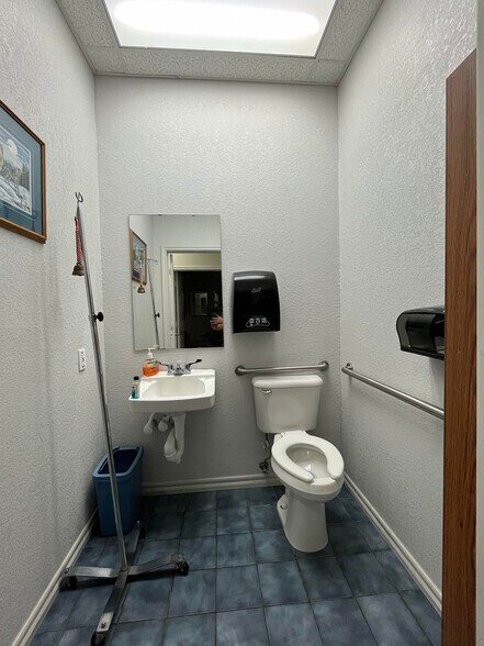 More Photos Of 3106 S W S Young Dr, Killeen Medical For Lease