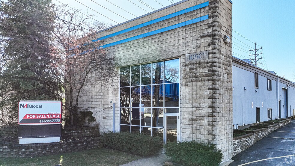 More Photos Of 10501-10503 W Greenfield Ave, Milwaukee Showroom For Sale