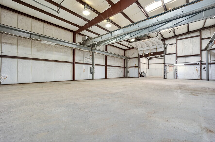 More Photos Of 6209 S Shields Blvd, Oklahoma City Manufacturing For Sale