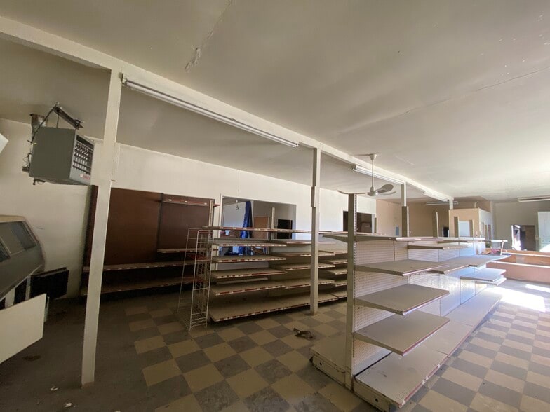 More Photos Of 25 Fremont St, Lysite General Retail For Sale