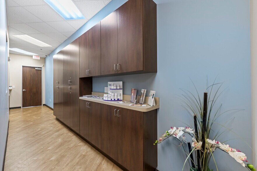 More Photos Of 7790 W Grand Pky, Richmond Medical For Lease