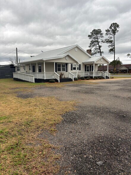 More Photos Of 11169 NW State Rd 20, Bristol Office For Sale